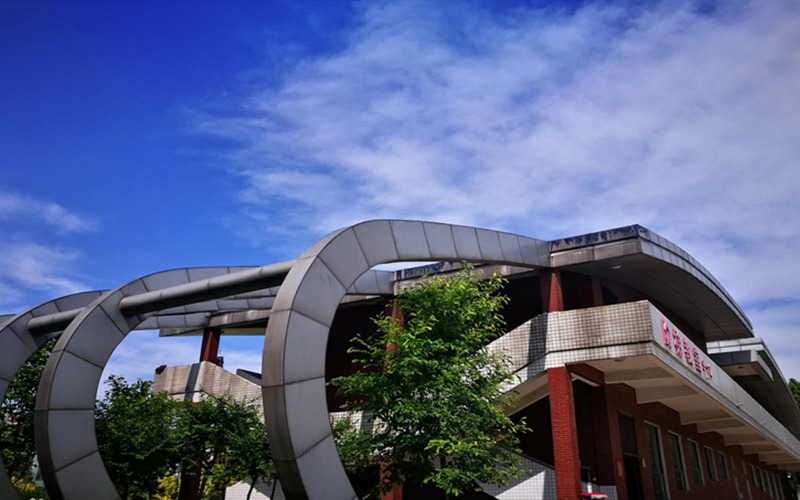 商丘学院校园实景