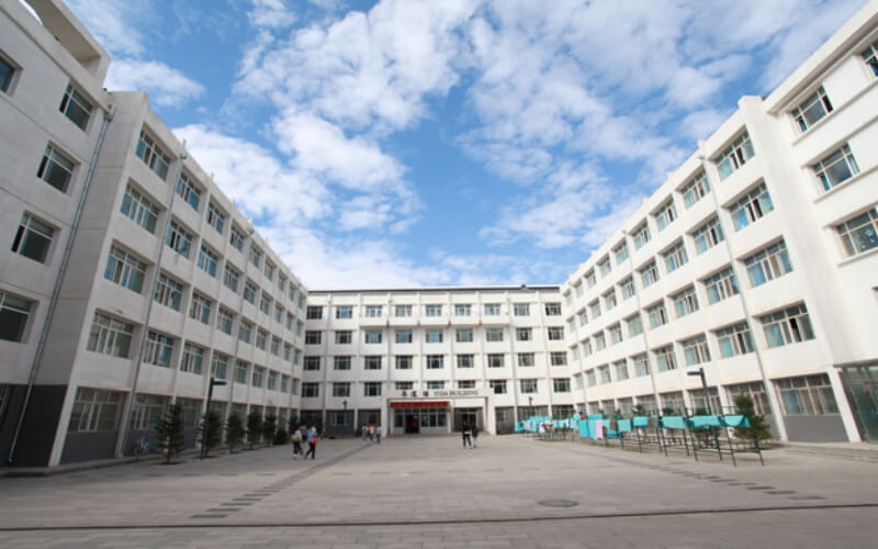内蒙古鸿德文理学院校园实景