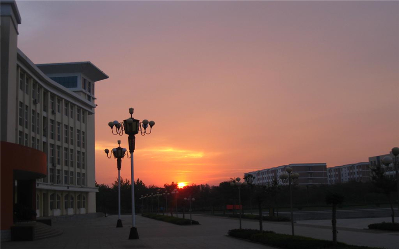 中原工学院校园实景