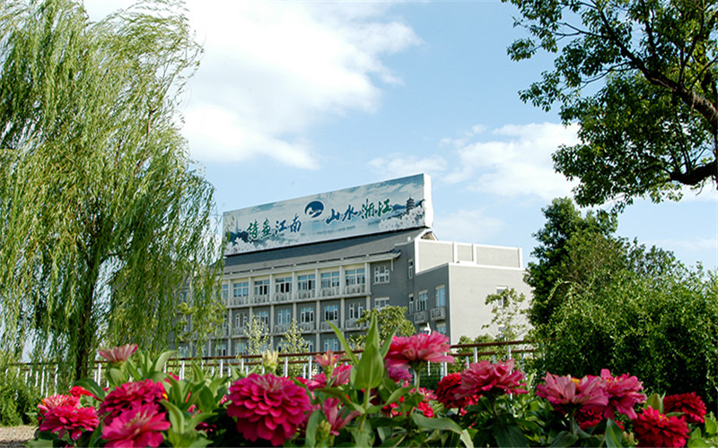 湖南高考报考政策要点相关院校校园环境