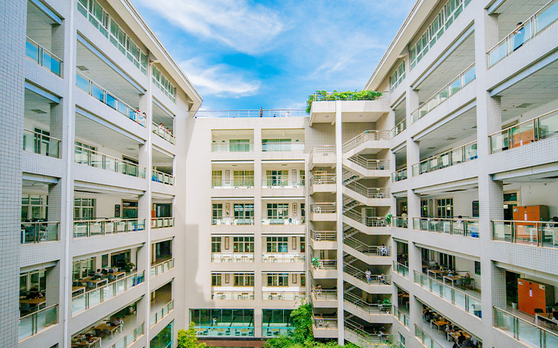 武汉工商学院校园实景