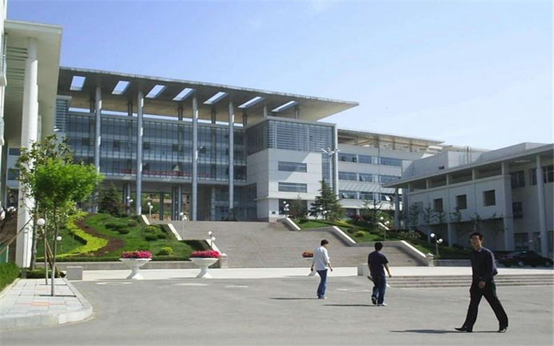 青岛科技大学校园实景