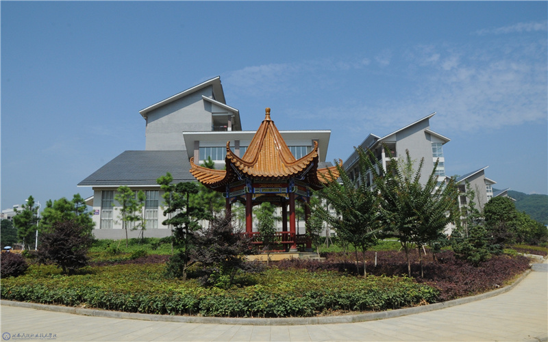 湘西民族职业技术学院校园实景
