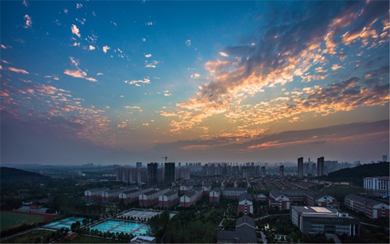 皖江工学院校园实景