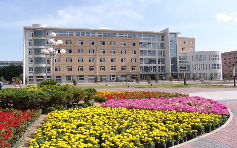 内蒙古工业大学校园实景