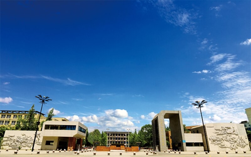 成都农业科技职业学院校园实景