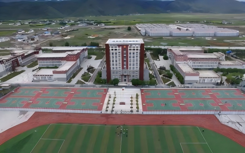 香格里拉职业学院校园环境