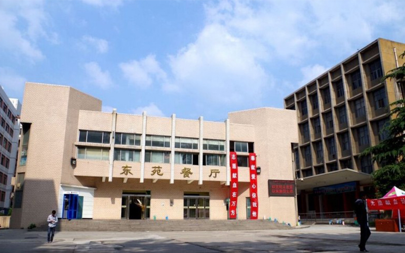 郑州工商学院校园实景