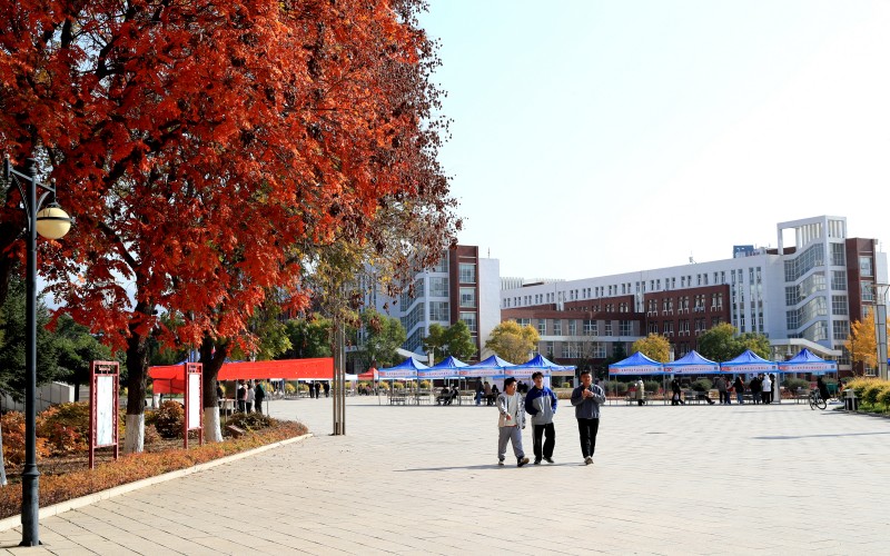 河北石油职业技术大学校园实景