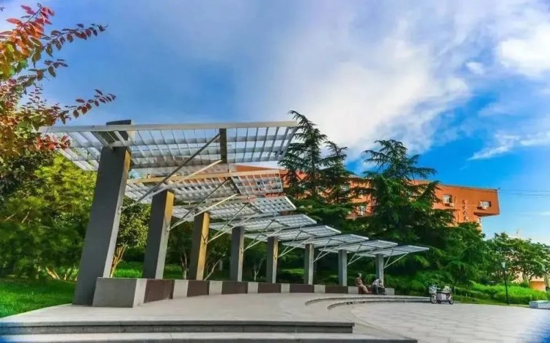 首都经济贸易大学校园实景