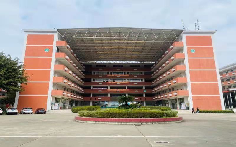 广州工程技术职业学院校园环境