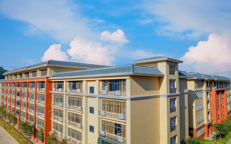 广州华南商贸职业学院校园实景