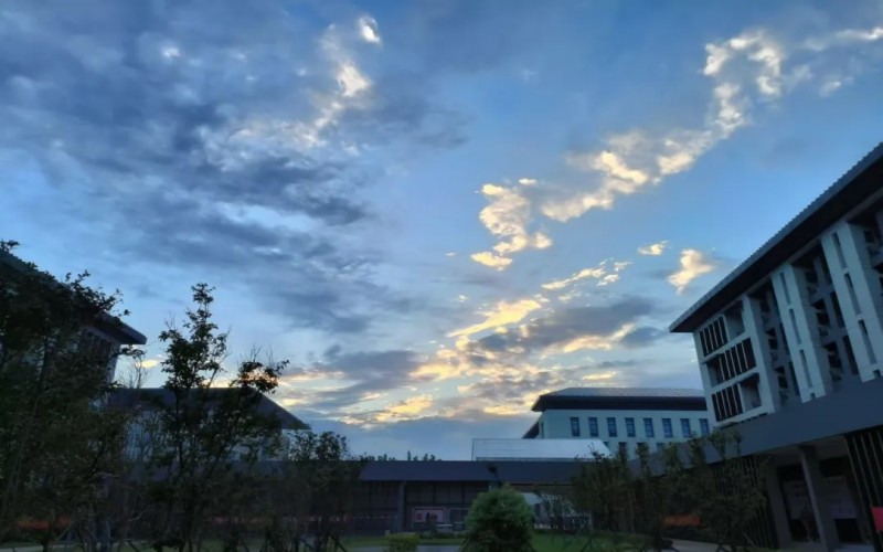 洛阳文化旅游职业学院校园实景