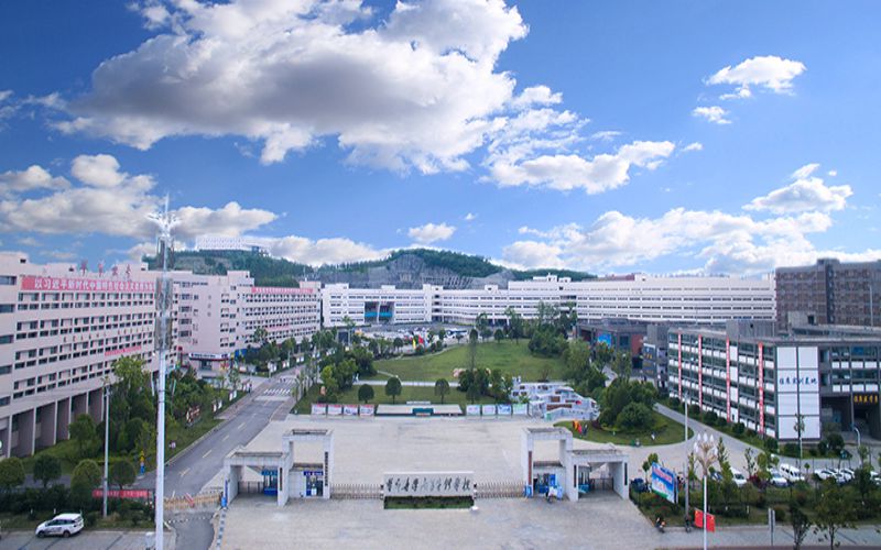 贵州开设口腔医学技术的大学相关院校校园环境