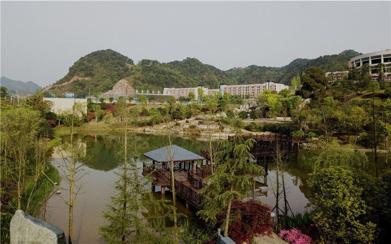 黔南民族医学高等专科学校校园实景