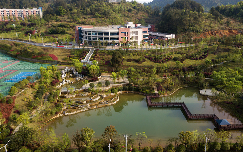 黔南民族医学高等专科学校校园实景