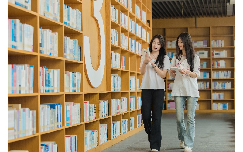 江西服装学院校园实景
