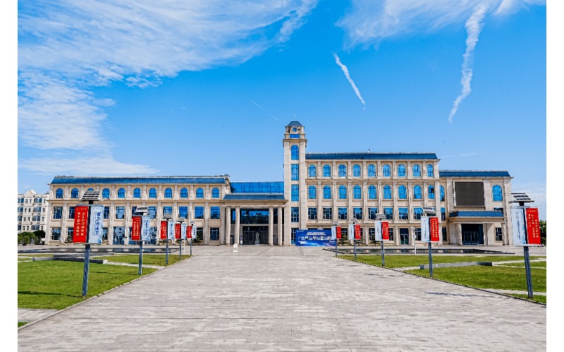 江西服装学院校园实景