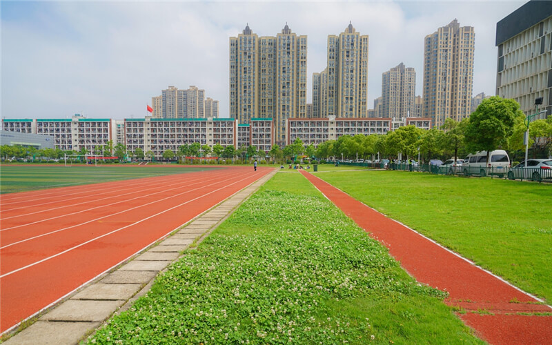 智慧建筑运维管理专业院校校园环境