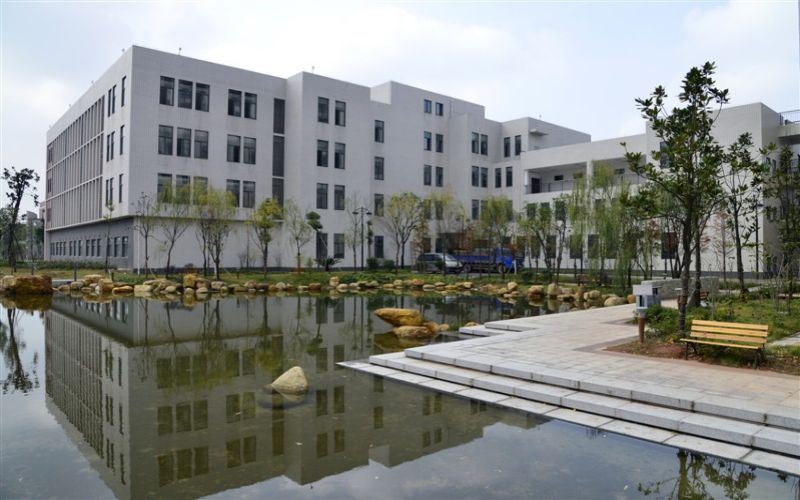 湖南有色金属职业技术学院校园实景