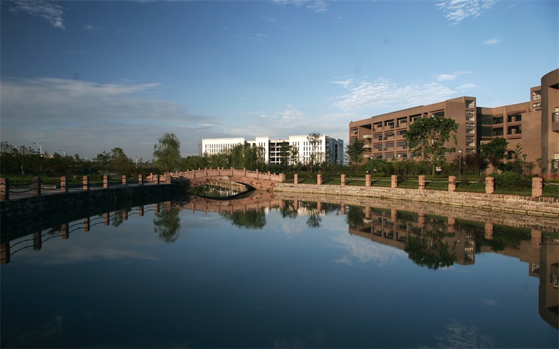 西华大学校园实景