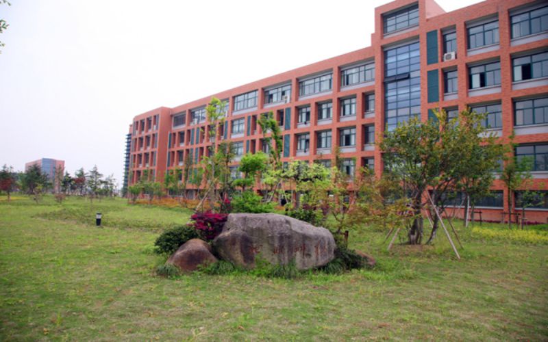 浙江财经大学东方学院校园实景