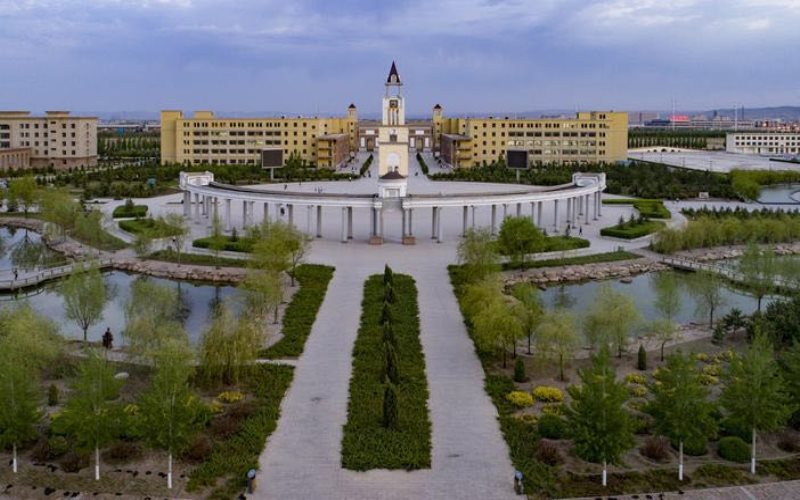 乌兰察布职业学院校园实景