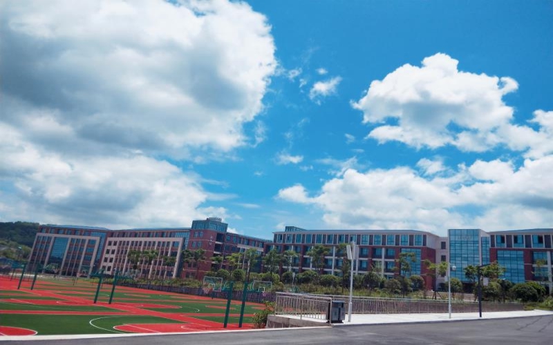 重庆健康职业学院校园实景