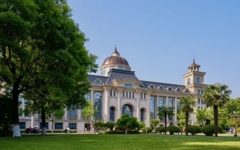 2026年西安外事学院在吉林各专业录取分数线相关院校校园环境
