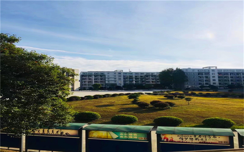 徽商职业学院校园实景