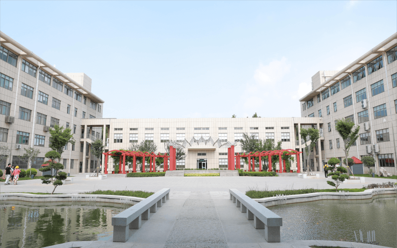 济宁学院校园实景