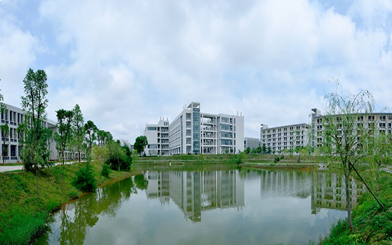 广东茂名幼儿师范专科学校校园实景