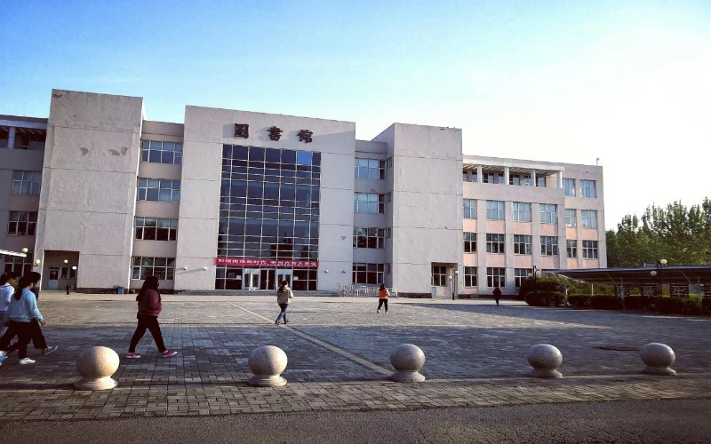 天津财经大学珠江学院校园实景