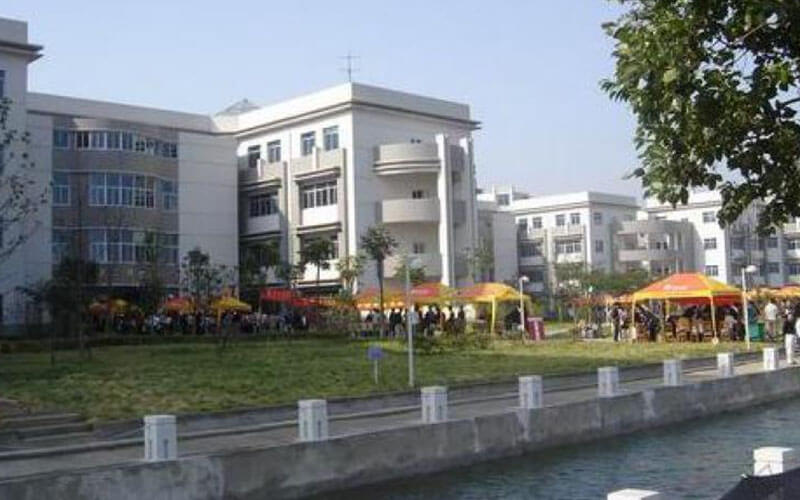 上海交通职业技术学院校园实景