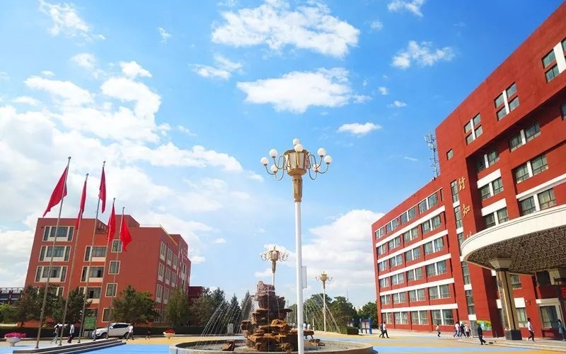 酒泉职业技术大学校园实景