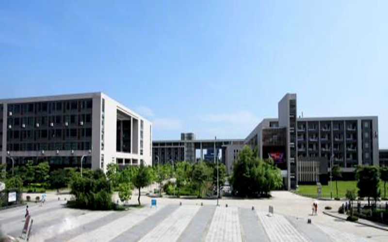 2026年福建理工大学在吉林录取分数线及位次相关院校校园环境