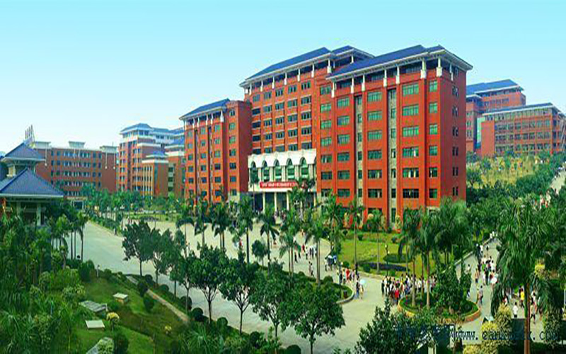 广州华立学院校园实景