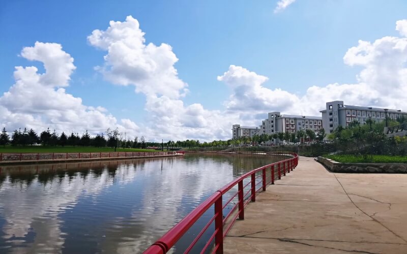 哈尔滨信息工程学院校园实景