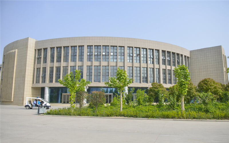河南开封科技传媒学院校园实景