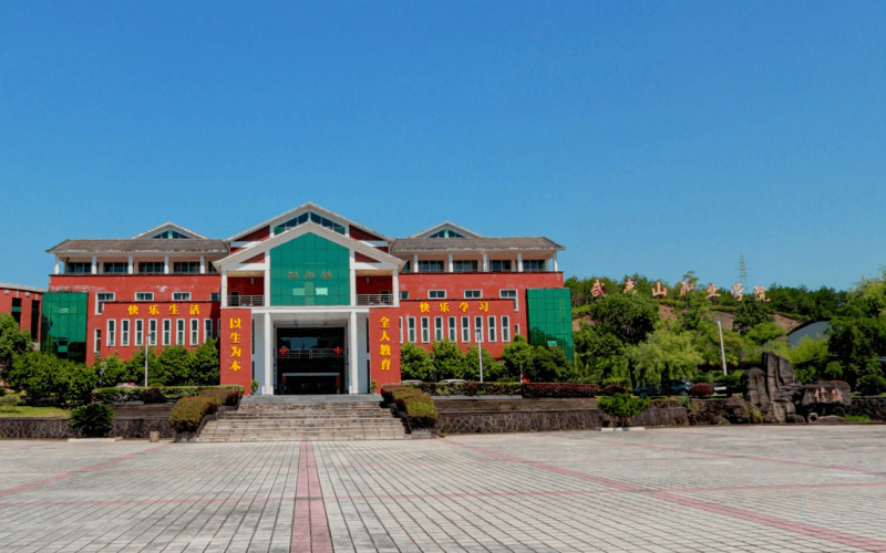 基础医学类里最好考的专业排名相关院校校园环境