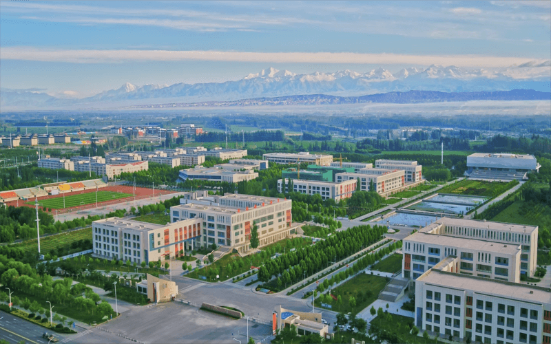 2026年新疆理工学院在天津录取分数线及位次相关院校校园环境