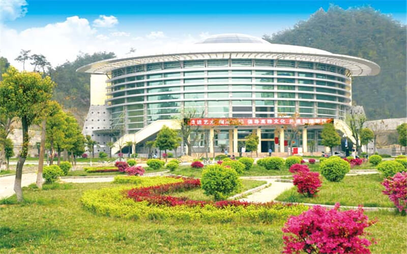 湖北医药学院校园实景