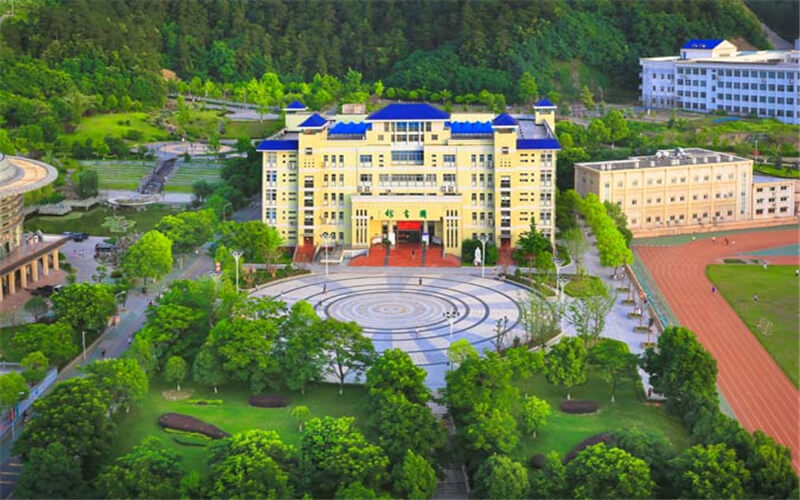 湖北医药学院校园实景