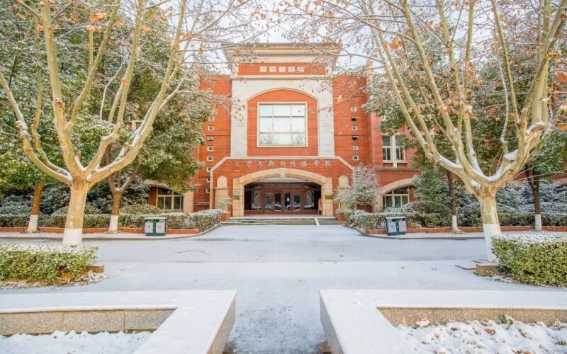 三江学院校园实景