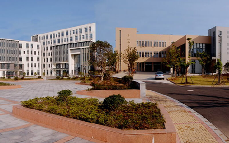 上海立信会计金融学院校园实景