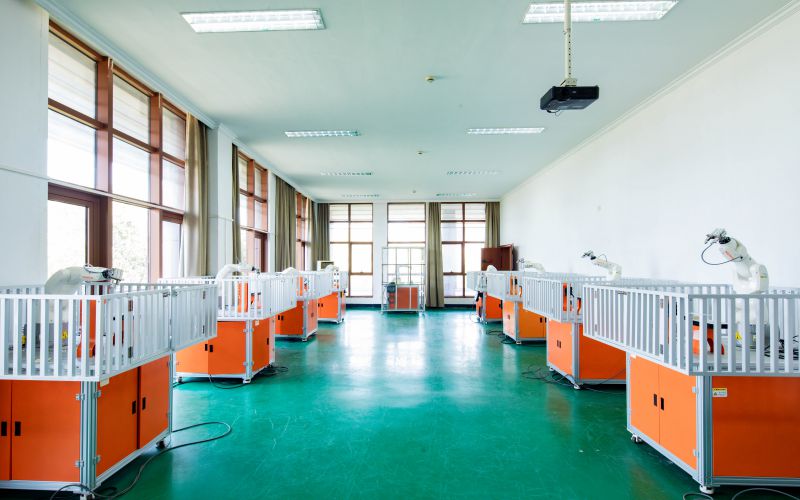 杭州万向职业技术学院校园实景