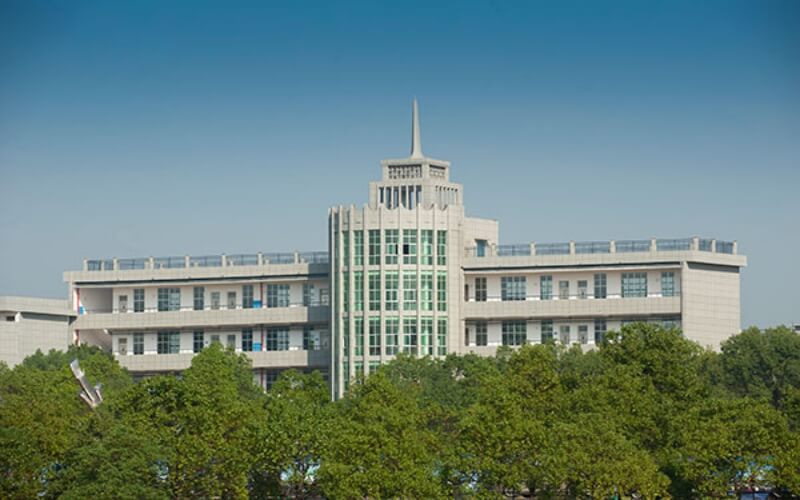 重庆200 分位次查询相关院校校园环境