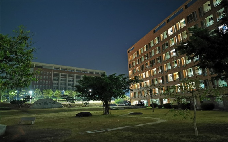 广东理工职业学院校园实景
