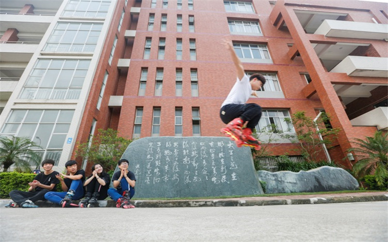 广东理工职业学院校园实景