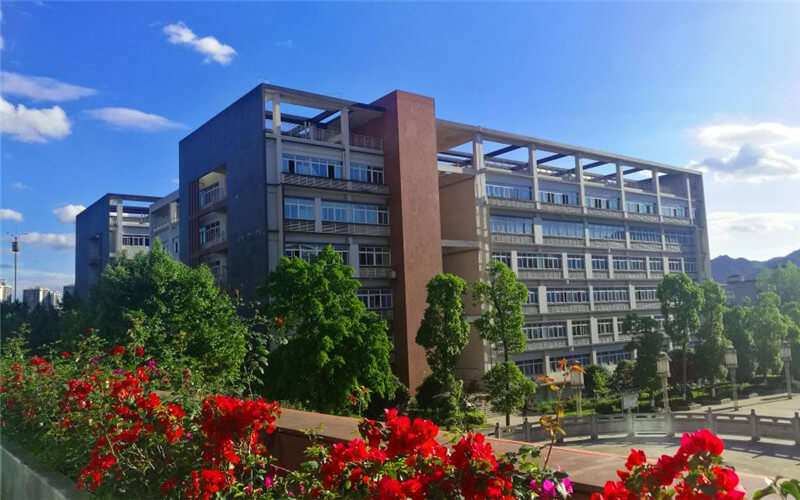 重庆医药高等专科学校校园实景